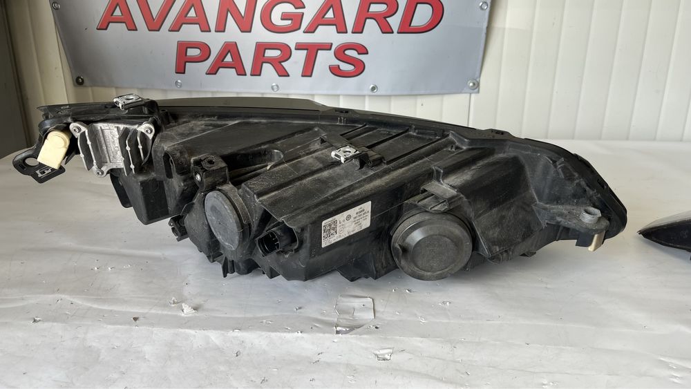 Ляв и десен фар VW Golf 8 2020-