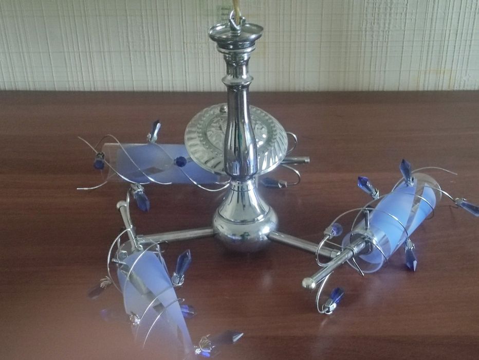 Продам люстра б/ у.