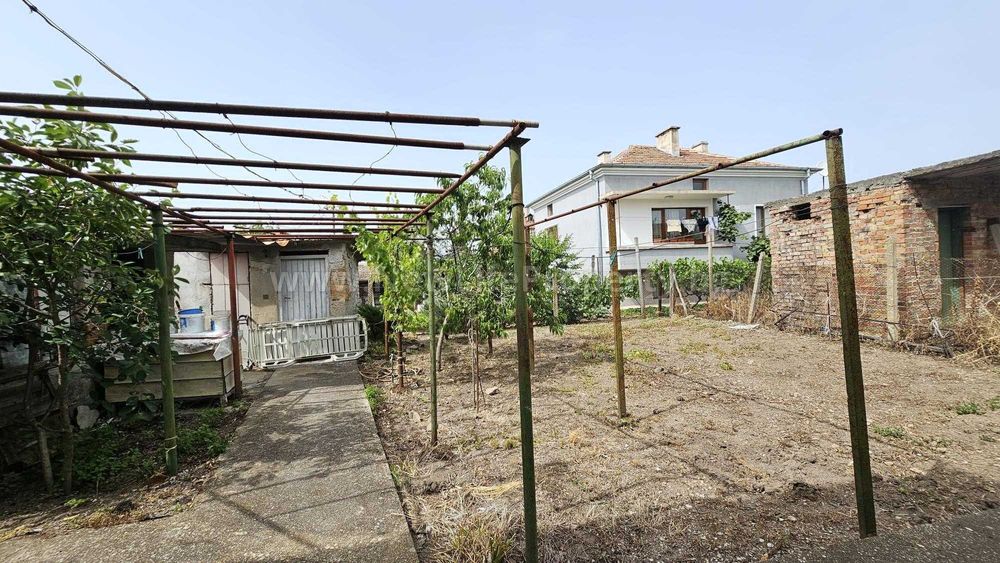 Продава се Къща в Камено - 132 кв.м за 1023 €/кв.м - Снимка #4