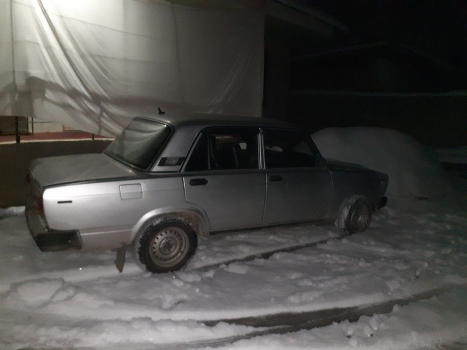 Vaz 2107 yili 1996 motor 06