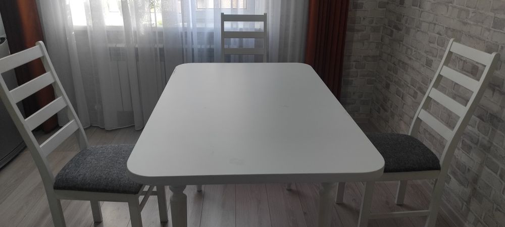 Кухонный стол со стульями!