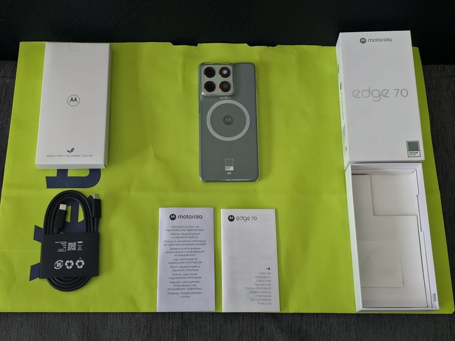 ЧИСТО НОВ 512GB Motorola Edge 70 Гаранция Yettel 2029 Green | Зелен