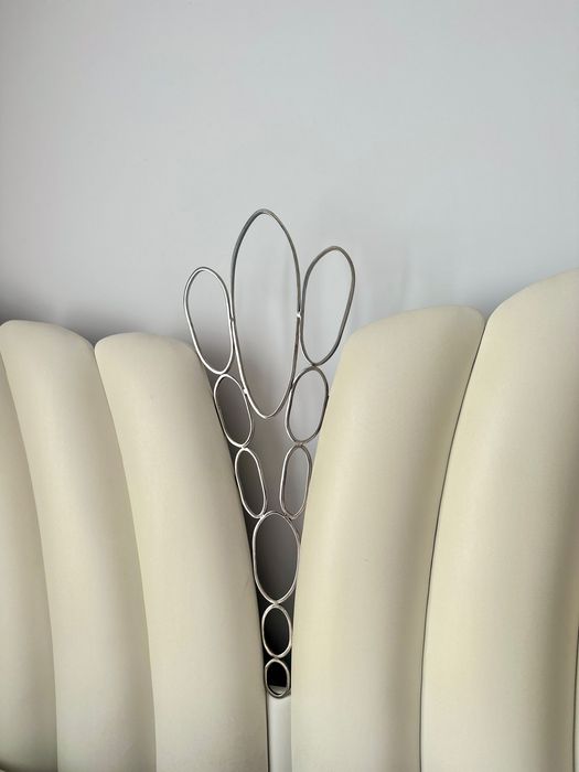 Pat 140x200 detaliu inox+ dulap MDF litera A –impecabil, cameră fetiță