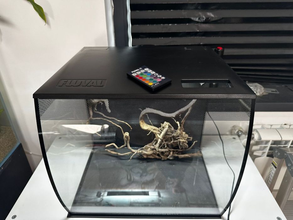 Lampa Chihiros pentru acvariu / plante