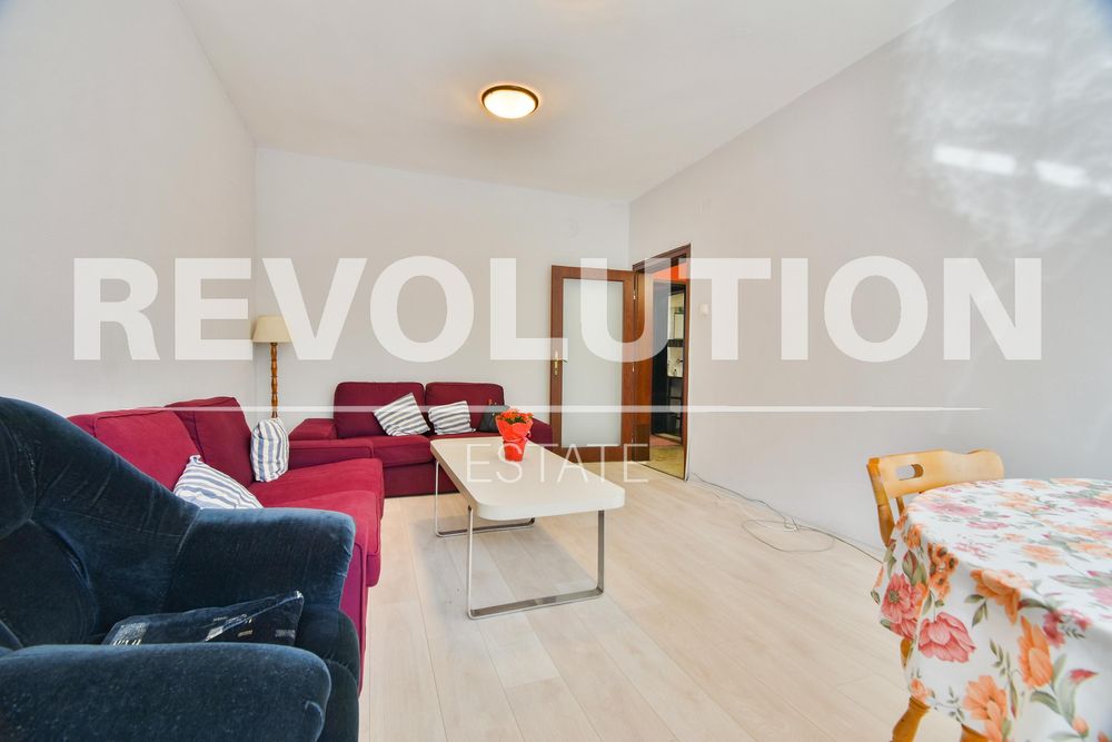 Дава се под наем Тристаен апартамент в София, Гоце Делчев - 90 кв.м за 650 € - Снимка #2