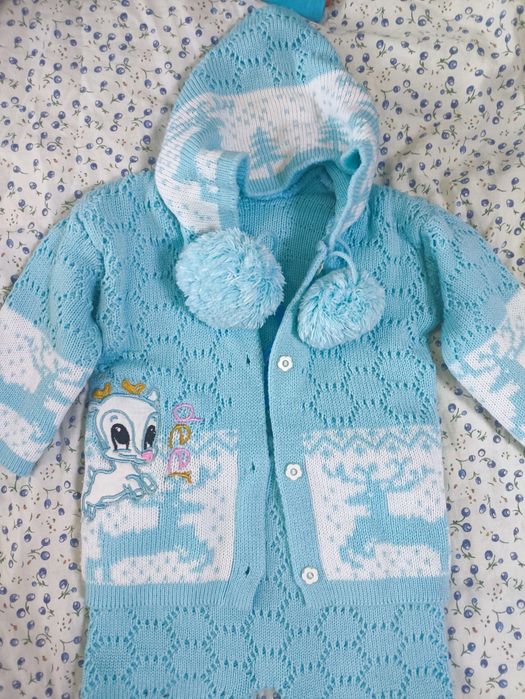 Вязянный костюм на 1 годик
