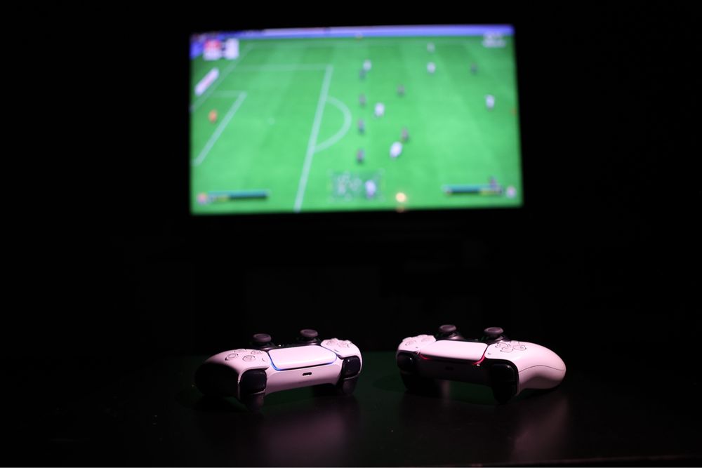 Продам ps5 с телевизором вместе 10шт