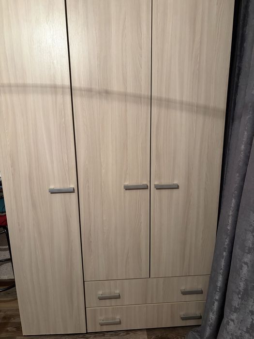 продам шкаф для одежды