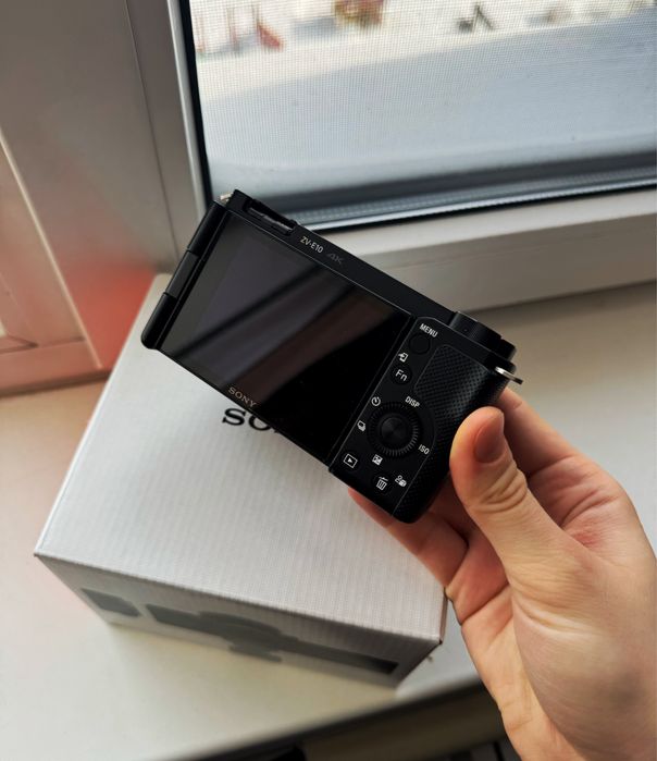 Камера SONY ZV-E10