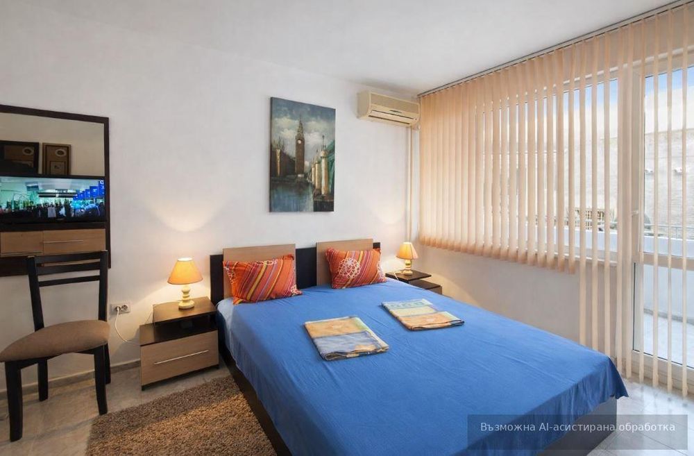 Дава се под наем Тристаен апартамент в Варна, Център - 100 кв.м за 698.19 € - Снимка #3