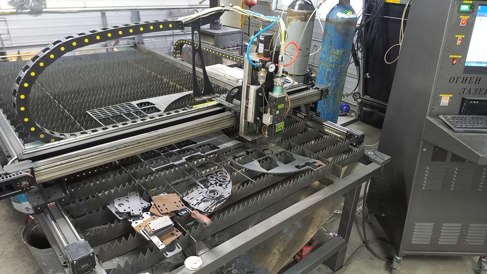 CNC,ЦНЦ, ЦПУ Машина за лазерно рязане на метали