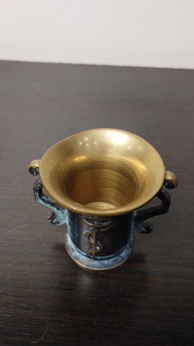 Декоративна чаша на Хигия. . Бронз.