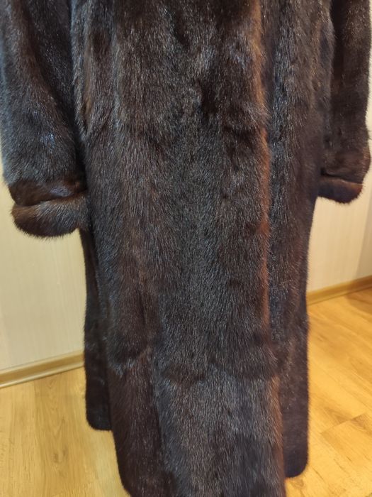 Продам норковую шубу