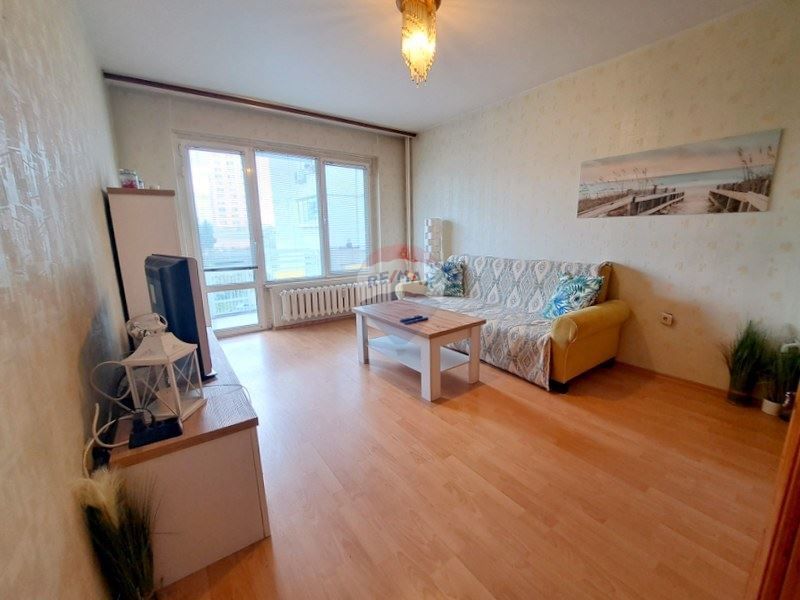Тристаен апартамент под наем в кв. Трошево, Т4917
