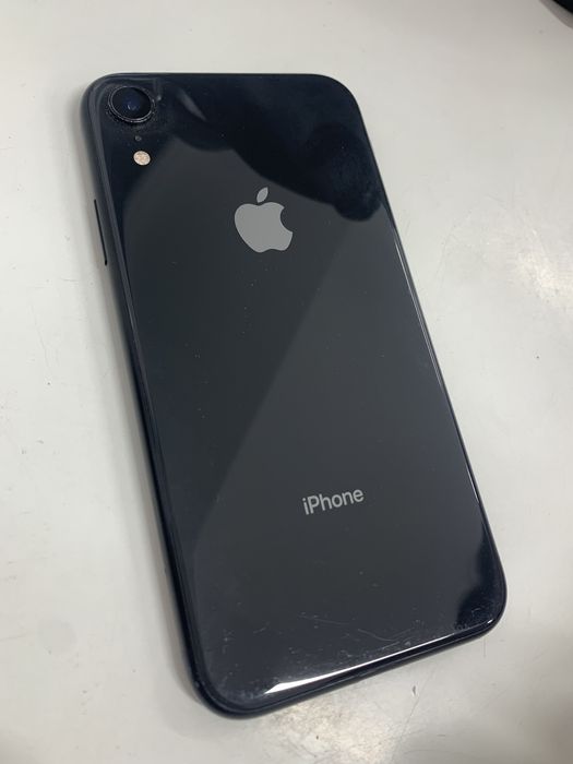 Смартфон iPhone XR
