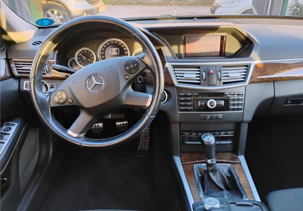 Мерцедес Е класа 2.0 Дизел ръчна кутия