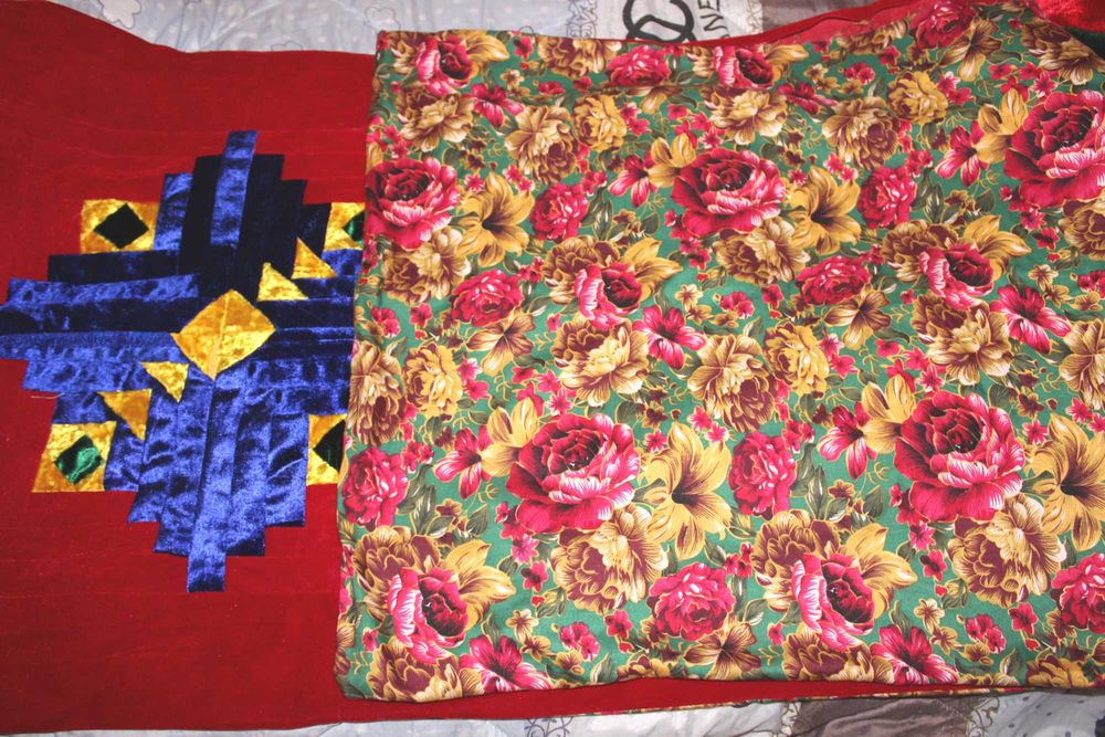 Корпе чехлы яркие новые