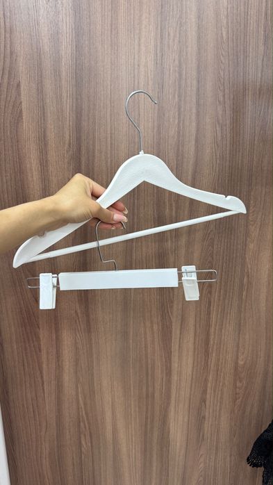 Деревянная вешкалка для одежды. 150 тг. Качетство отличное.