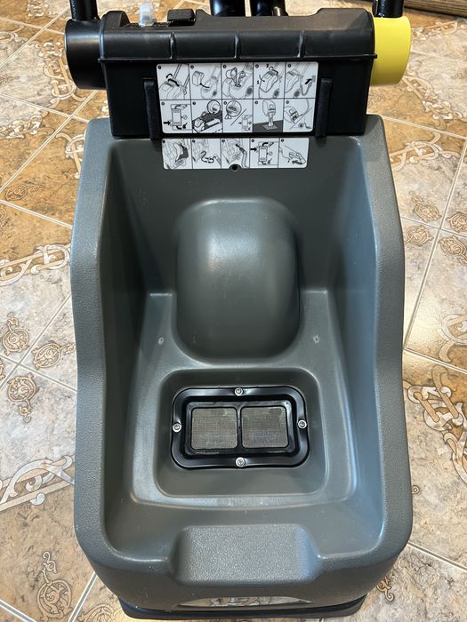 Продам Коврочистку Карчер