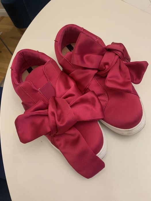 Sneakers / adidași / pantofi