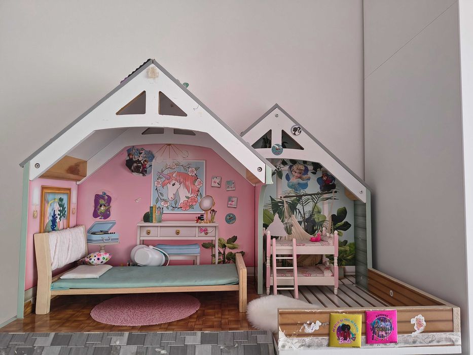 Кукленска къща за Барби