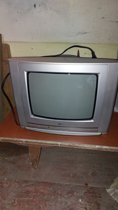 Продам телевизор lg