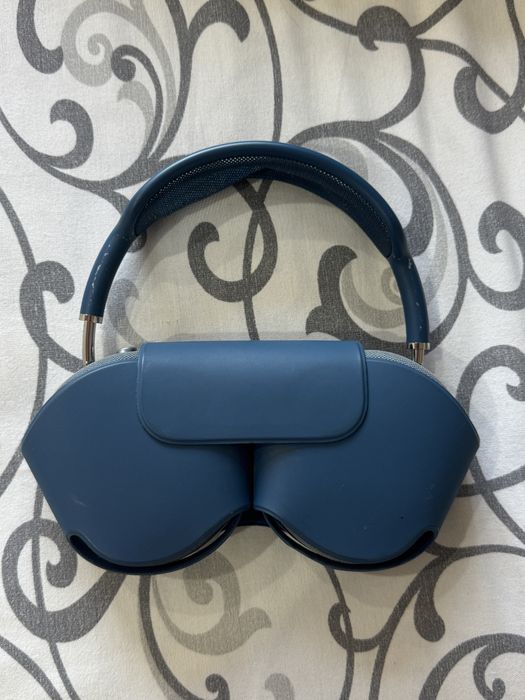 AirPods Max синий