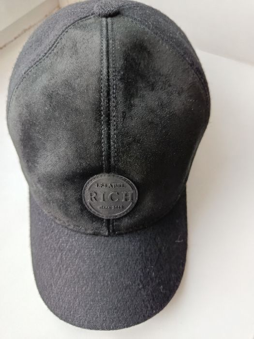 Продам кепки цена 4500 тенге