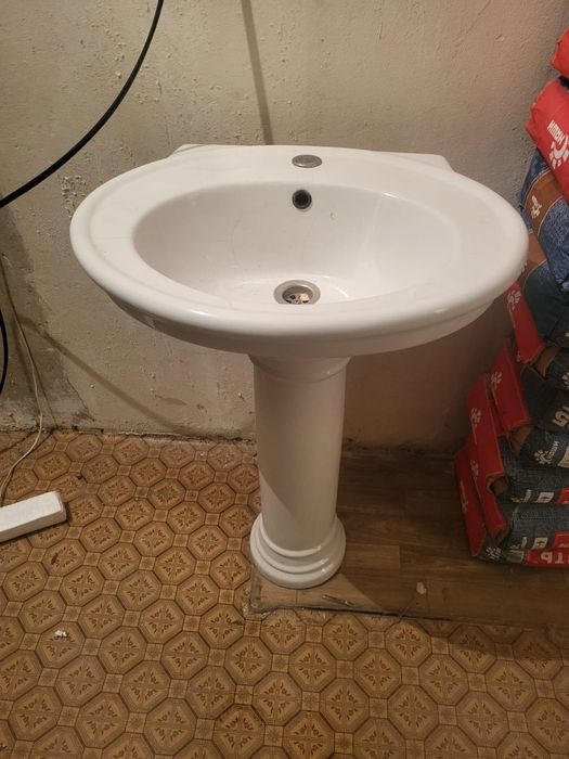 Продается раковина б. У. Хорошем состояние