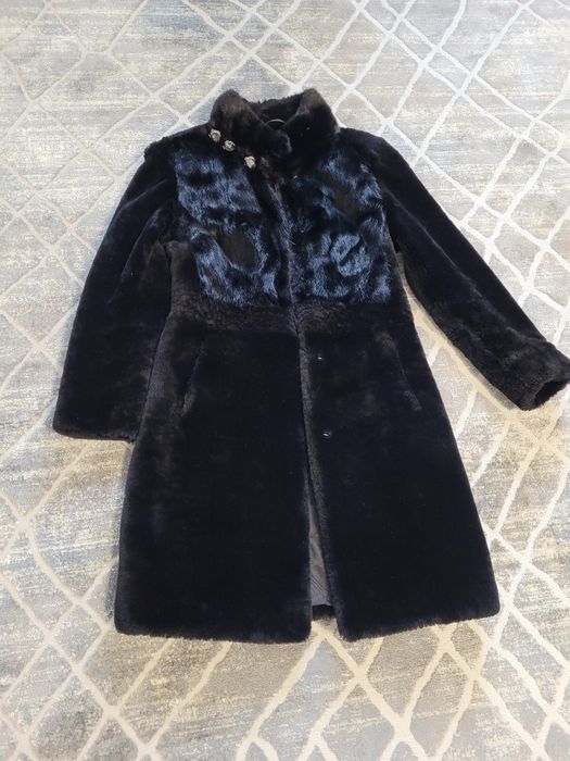 Шуба   мутоновая  с норкой