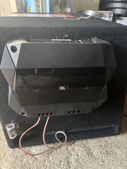 Vand subwoofer cu amplificator perfect funcțional