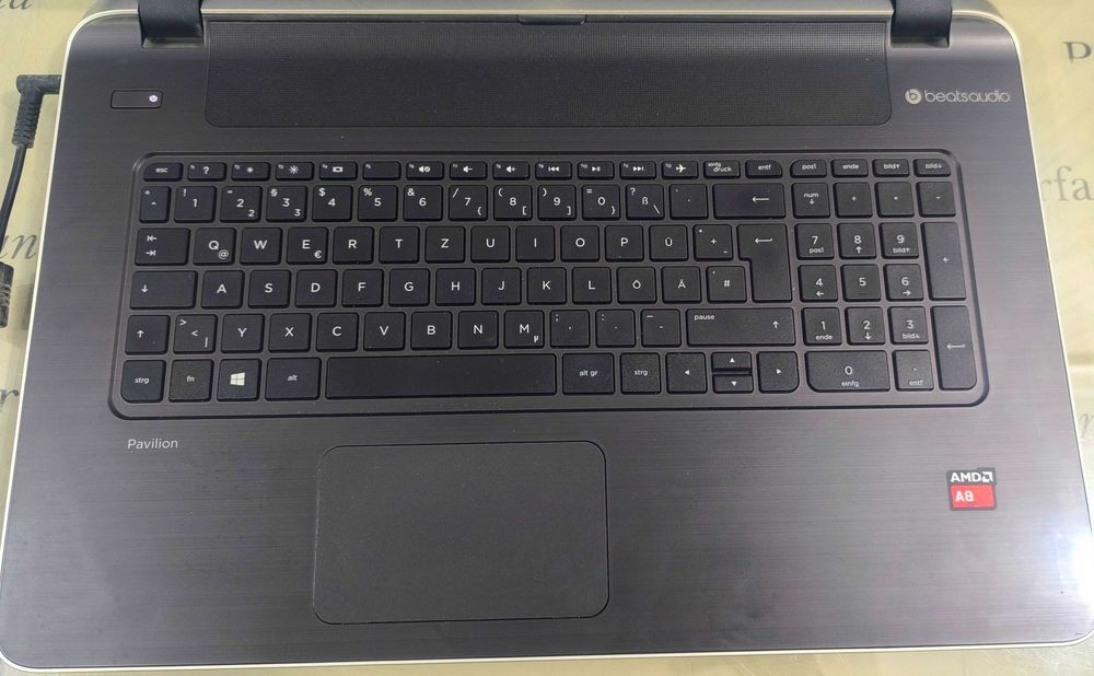 Laptop AMD A8-6410 - HP Pavilion 17 1256-ng - functional, instalat