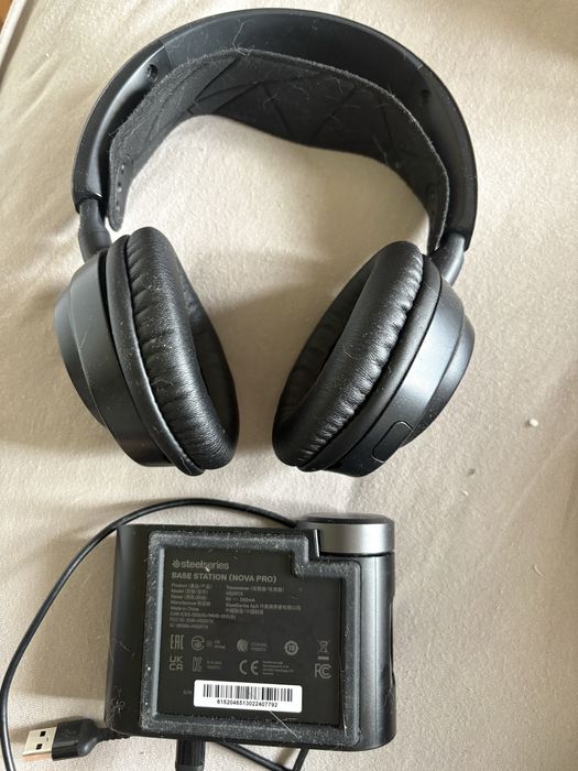 SteelSeries Arctis Nova Pro Wireless + GameDAC – căști gaming premium, complete