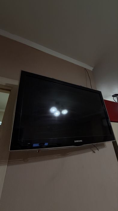 Продам LED-телевизор Samsung UA32C4000P