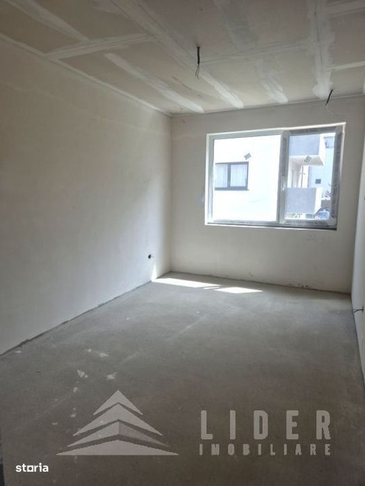 Duplex 4 camere-Floresti-curte 70 mp-acces cu bariera