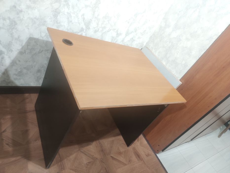 Стол офисный, компьютерный