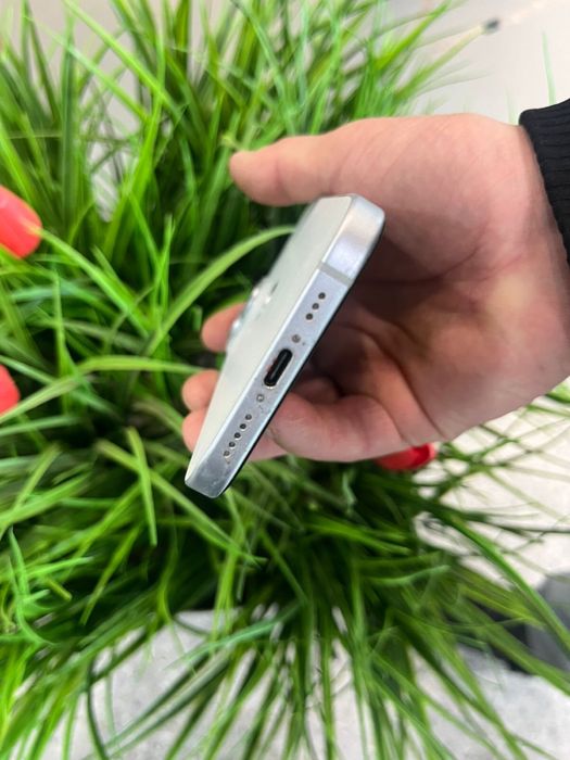 iphone 15 в идеальном состояний