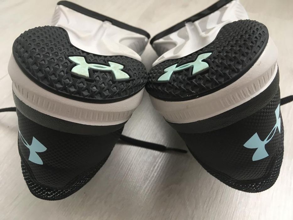 Vând adidași Uander Armour dama, mărimea 40,5