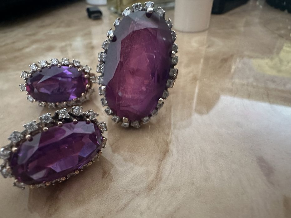 Продается ювелирное украшение , шикарный набор