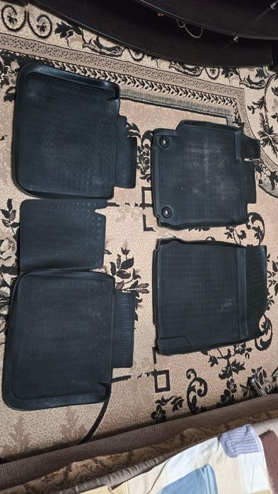 Коврики и чехлы от камри