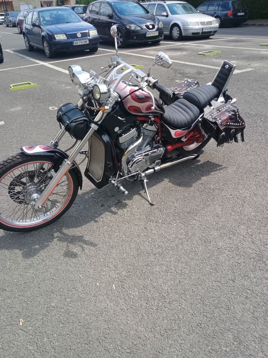 Suzuki Intruder VS800
