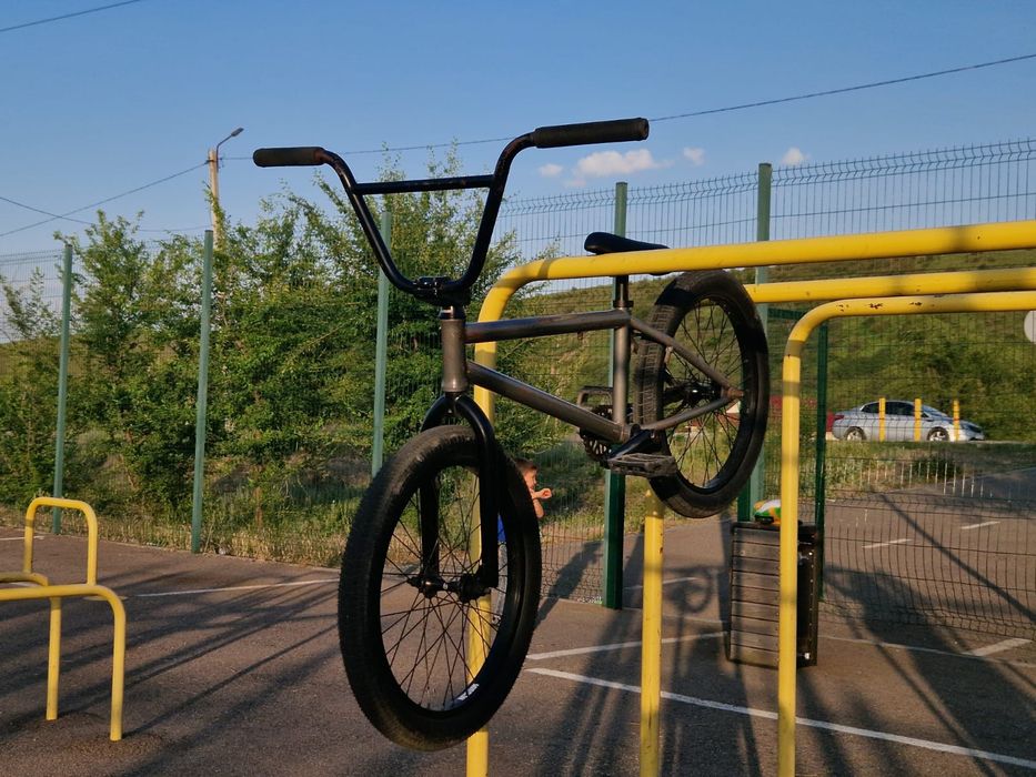 BMX Kink Launch — Стильный Raw дизайн (Spider Rust)