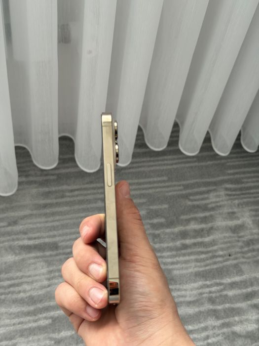IPhone 14 pro золотыстый