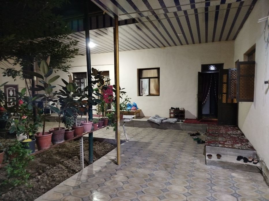 Сергели Бобур махаллада ховли сотилади