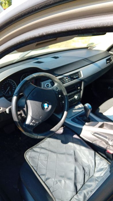 Vand Bmw seria 3 cu motorul defect
