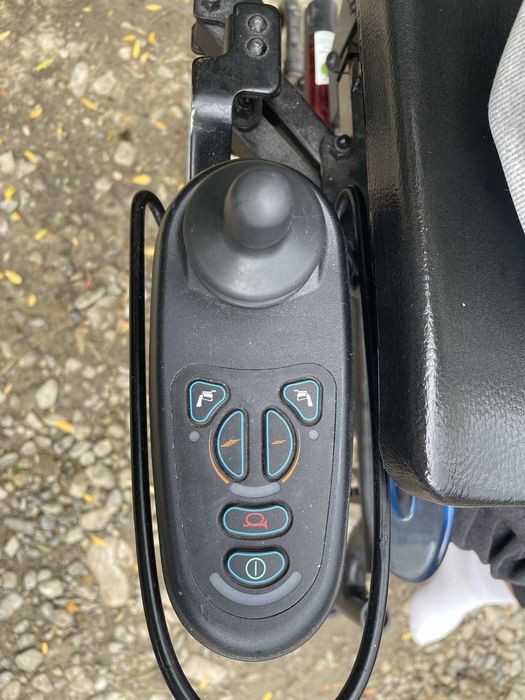 Scaun electric pentru persoane cu dezabilitati