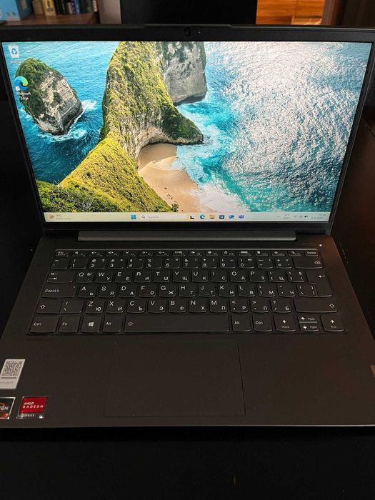 Лаптоп Lenovo 14" с алуминиев корпус и Windows 11