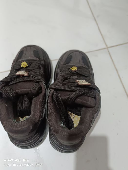 Bershka кросовка б/у жағдайы жақсы 39р