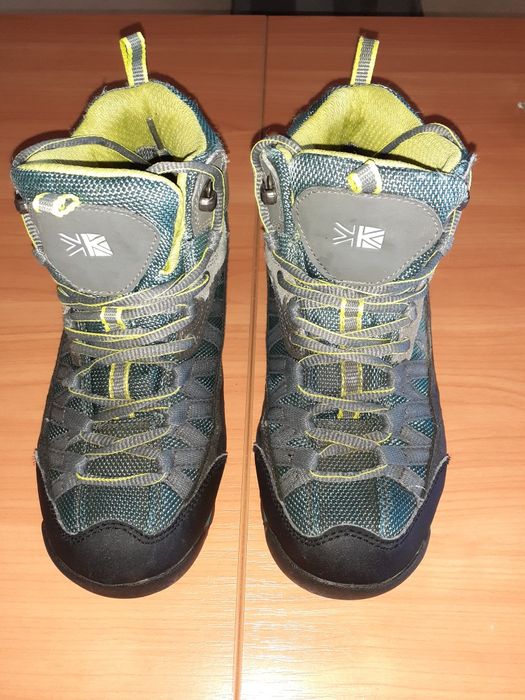 Туристически спортни обувки