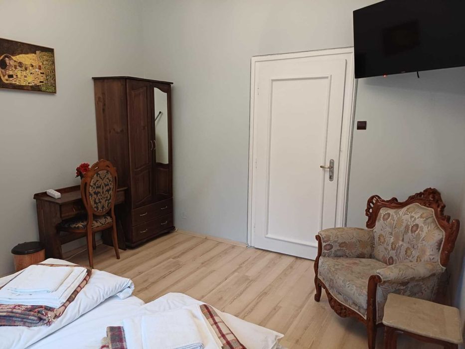 Продава се Тристаен апартамент в Пловдив, Център - 70 кв.м за 1337 €/кв.м - Снимка #4